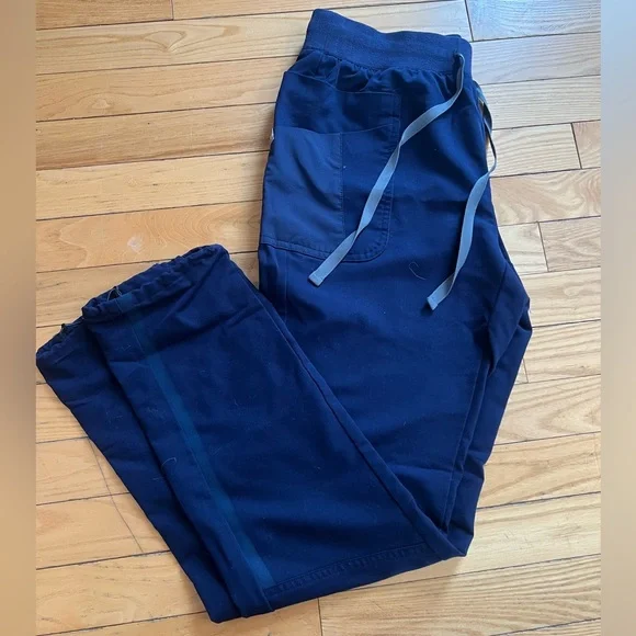 Women’s Figs Scrub Set - Size Small - Picture 4 of 5